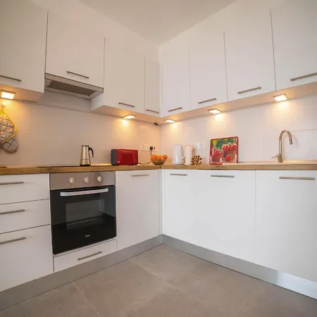 Welcoming In Luxurious Surroundings Kyrenia (Northern Cyprus)