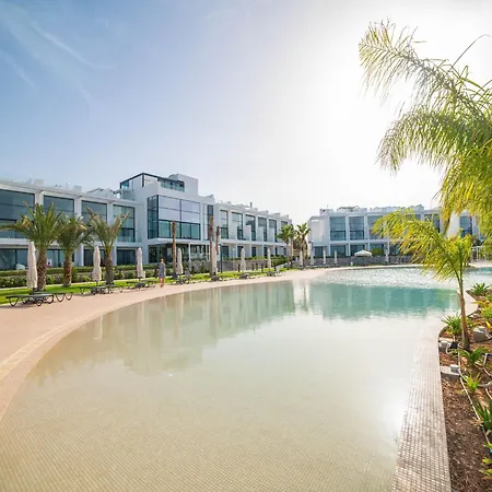 Welcoming In Luxurious Surroundings Kyrenia (Northern Cyprus)