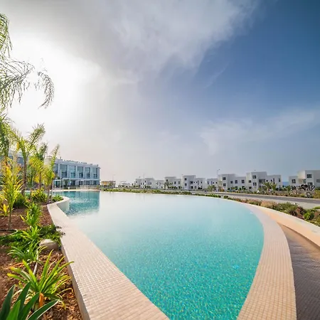 Welcoming In Luxurious Surroundings *