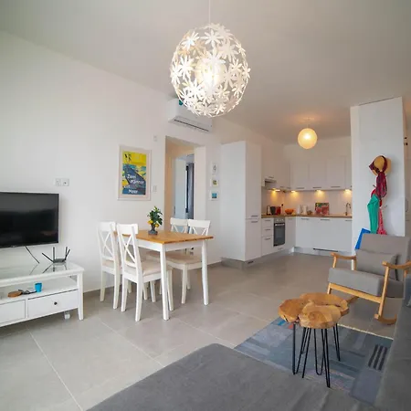 Welcoming In Luxurious Surroundings