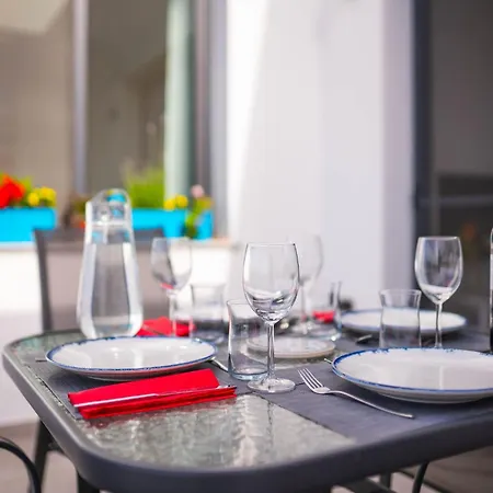 Welcoming In Luxurious Surroundings Apartment *