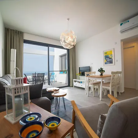 Apartment Welcoming In Luxurious Surroundings *